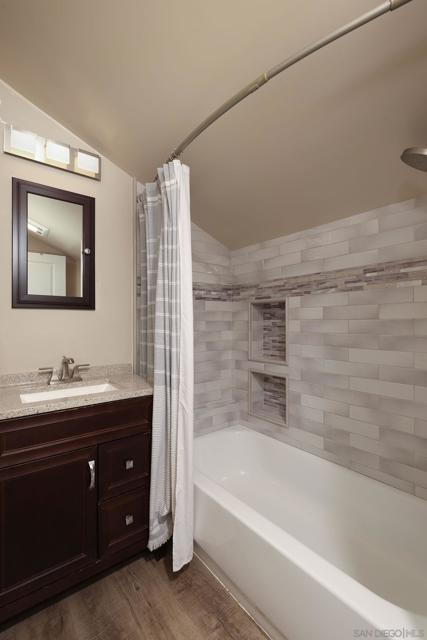 1687 Gecko Road, Vista CA: https://media.crmls.org/mediaz/ca9d6836-f9eb-4e8d-aec6-9ac461b7868a.jpg