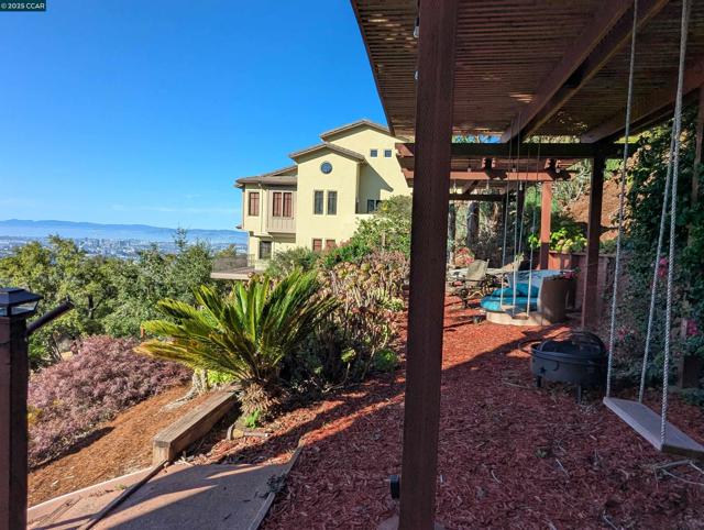 5 Besito Ave. @ Drury Rd., Oakland CA: https://media.crmls.org/mediaz/ca9d6caf-755e-4e69-873a-f9bd8102d534.jpg