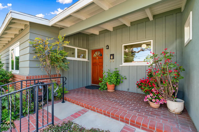 Detail Gallery Image 1 of 31 For 11031 Amestoy Ave, Granada Hills,  CA 91344 - 3 Beds | 2 Baths