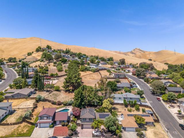 4418 Valle Vista, Pittsburg CA: https://media.crmls.org/mediaz/ca9ecd30-b7e3-43bd-b7b3-435c9984b665.jpg