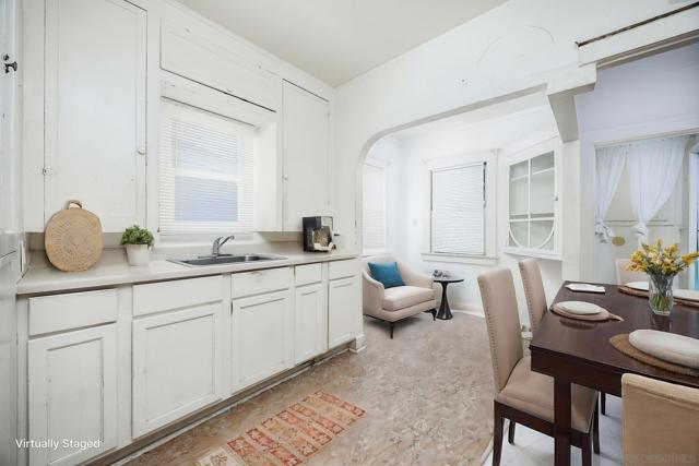 4276 35Th St, San Diego CA: https://media.crmls.org/mediaz/ca9ed30c-4db3-402d-8d4d-284d7adfe19d.jpg