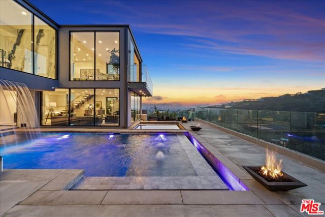 1565 Haslam Terrace, Los Angeles CA: https://media.crmls.org/mediaz/ca9ee9eb-15cf-4469-a81e-5f2d63d37b70.jpg