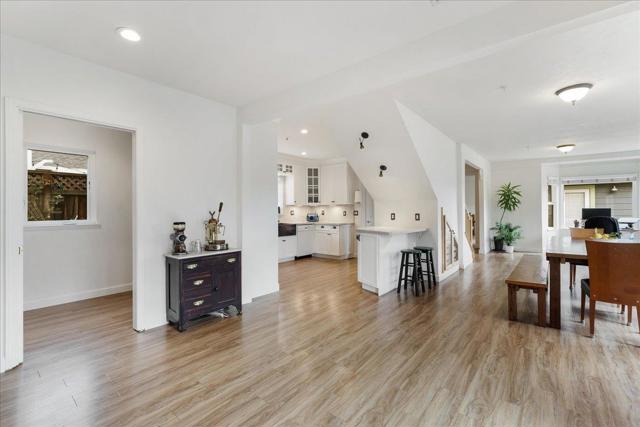 334 Park Way, Santa Cruz CA: https://media.crmls.org/mediaz/caa00ab7-a8e9-44b7-a6f5-6ec343129297.jpg