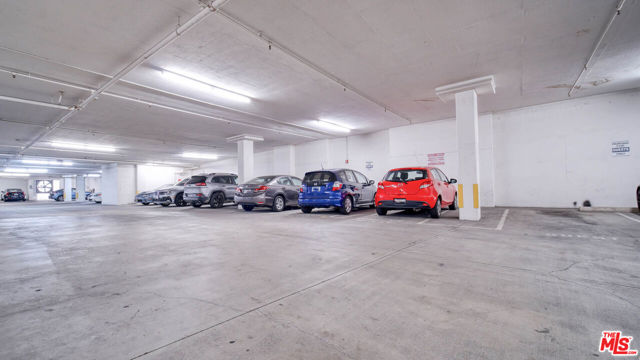 12222 WILSHIRE Boulevard, Los Angeles CA: https://media.crmls.org/mediaz/caa019bf-aa79-4812-82fb-1c0b04dfdbe5.jpg