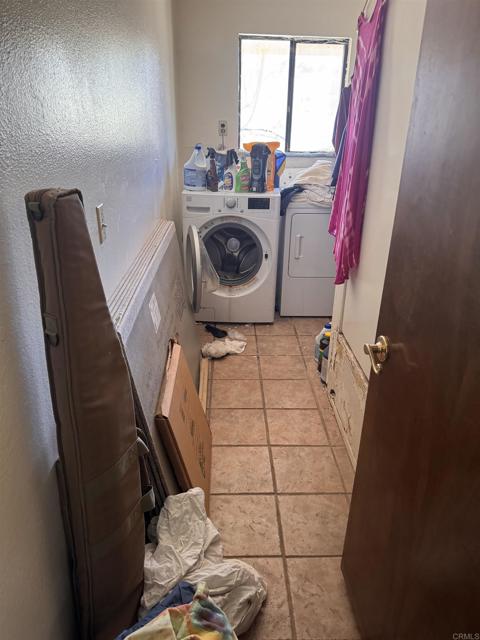 Detail Gallery Image 7 of 8 For 24839 Abalar Way, Ramona,  CA 92065 - 4 Beds | 2/1 Baths