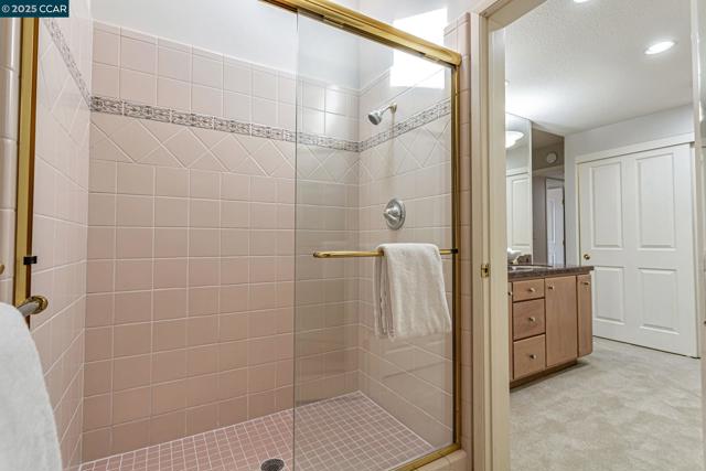 1934 Saint George Rd, Danville CA: https://media.crmls.org/mediaz/caa07d91-bcba-4227-b517-d954ed613b63.jpg