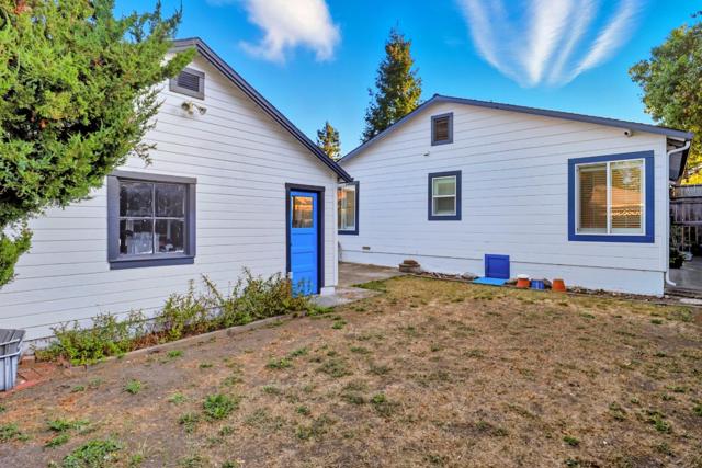 223 San Carlos Avenue, Redwood City CA: https://media.crmls.org/mediaz/caa10571-dc41-43f8-beef-edde3cd6bdab.jpg