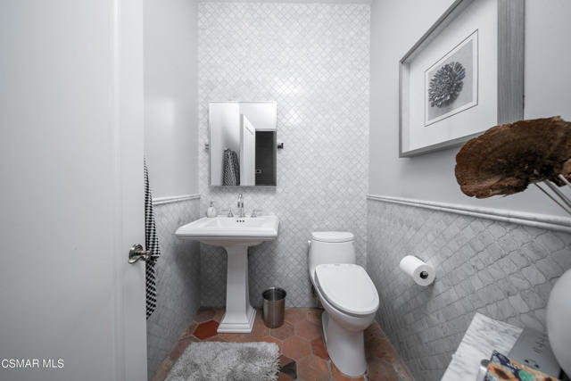 1451 E La Loma Avenue, Somis CA: https://media.crmls.org/mediaz/caa10808-6093-496d-9e0f-e27d8c82b3c1.jpg