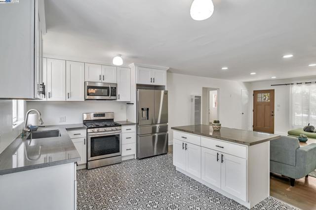 126 Kilkare Rd, Sunol CA: https://media.crmls.org/mediaz/caa23d75-42dc-4494-a564-6558a562853b.jpg