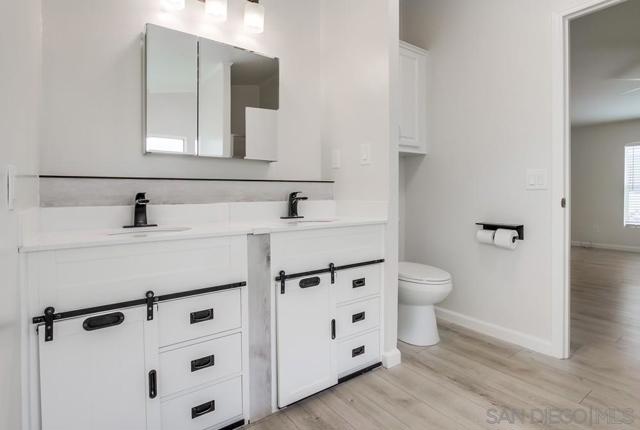 1010 E Bobier, Vista CA: https://media.crmls.org/mediaz/caa24279-e573-4d11-80d9-882380b250ae.jpg