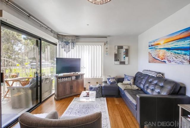 1251 Parker Pl, San Diego CA: https://media.crmls.org/mediaz/caa2d97e-fbe8-4332-95ea-0736cdb83ff2.jpg