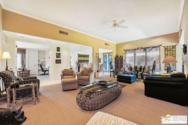 1445 Via Isla, Palm Springs CA: https://media.crmls.org/mediaz/caa2dc82-601f-4e19-b212-c24513ab1485.jpg