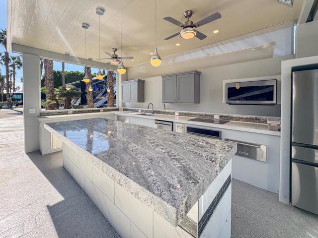 80394 Avenue 48, Indio CA: https://media.crmls.org/mediaz/caa2e9fc-a706-42bb-8775-086b25131ceb.jpg