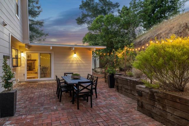 1207 Godetia Drive, Woodside CA: https://media.crmls.org/mediaz/caa31040-2e48-4318-a9bb-7bf8ae82150c.jpg