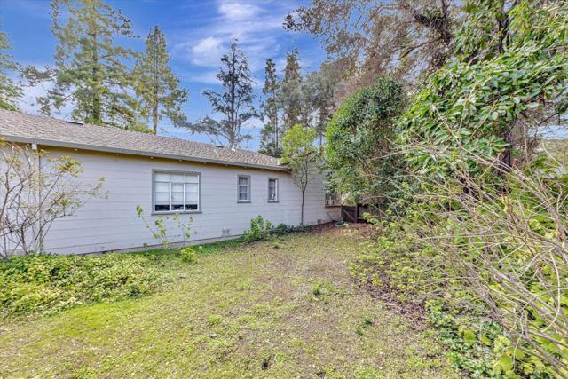 15041 Park Drive, Saratoga CA: https://media.crmls.org/mediaz/caa323fb-a510-4f26-b693-cac7135512e5.jpg