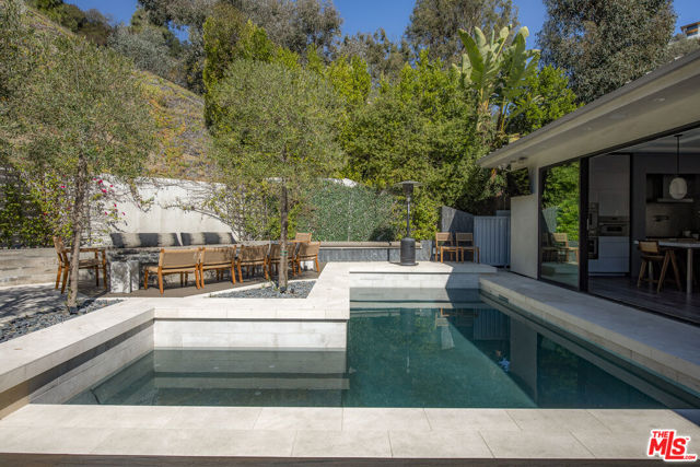 8145 Willow Glen Road, Los Angeles CA: https://media.crmls.org/mediaz/caa3e7ae-a38a-43b6-b282-baf8d28fe63e.jpg
