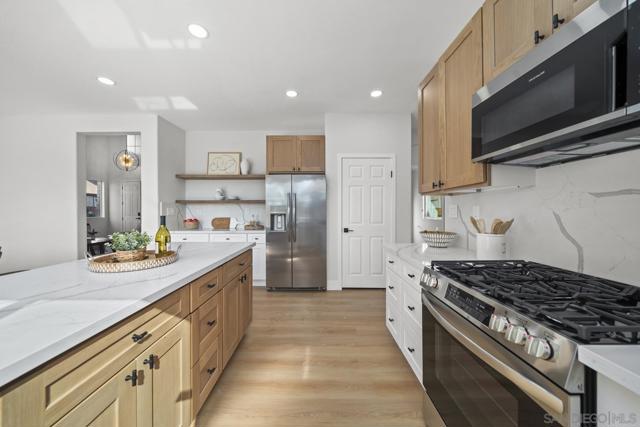 Image 7 of 30 For 1252 Surfwood Ln