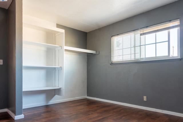 Image 33 of 45 For 9318 Olive St