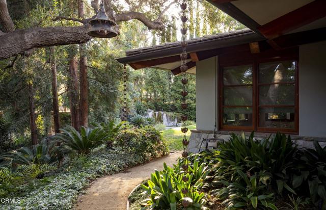 921 Chapea Road, Pasadena CA: https://media.crmls.org/mediaz/caa5fa00-37c1-4ae5-902c-bbf28501cde9.jpg