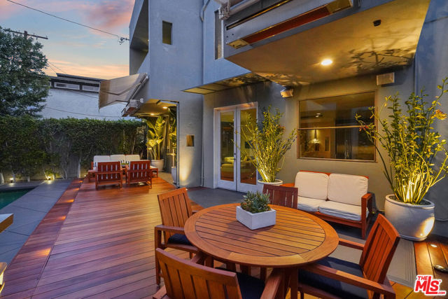 8735 Dorrington Avenue, West Hollywood CA: https://media.crmls.org/mediaz/caa6c905-3041-4d86-9896-70367558baa5.jpg