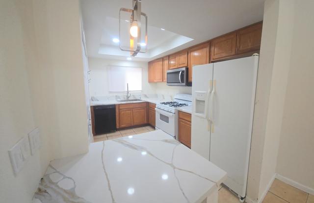 48875 Gosden Court, Indio CA: https://media.crmls.org/mediaz/caa6d849-c556-40bc-ae03-4ca7bcd0f799.jpg