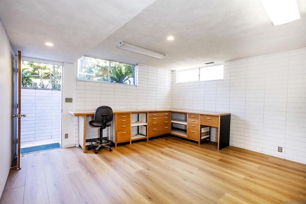 MLS #250043827SD image #19