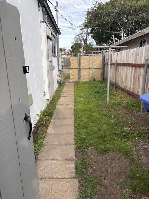 Detail Gallery Image 15 of 17 For 1929 D Ave, National City,  CA 91950 - 1 Beds | 1 Baths