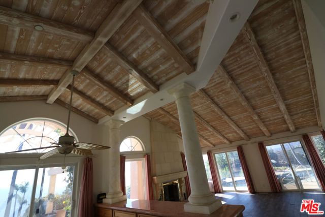 20776 Big Rock Drive, Malibu CA: https://media.crmls.org/mediaz/caa7b555-787e-428e-a034-e247a2706650.jpg