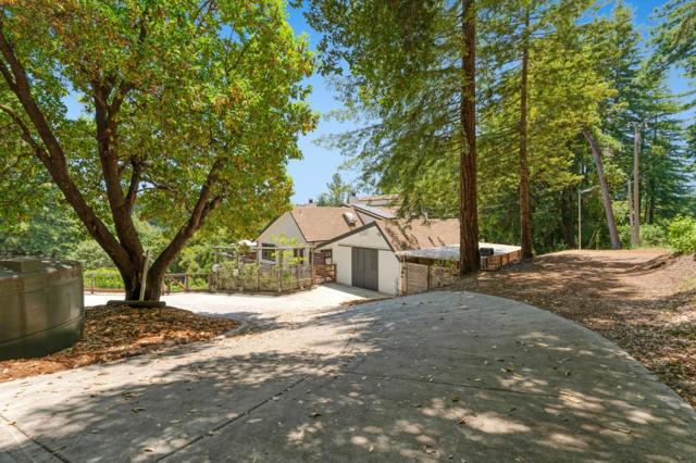 55 Hidden Meadow Lane, Scotts Valley CA: https://media.crmls.org/mediaz/caa7d115-9251-4419-9ee3-158424759fe3.jpg
