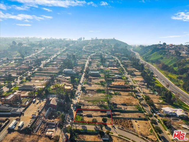 15516 Bowdoin Street, Pacific Palisades CA: https://media.crmls.org/mediaz/caa92818-951c-4401-a8eb-421d2247a15b.jpg