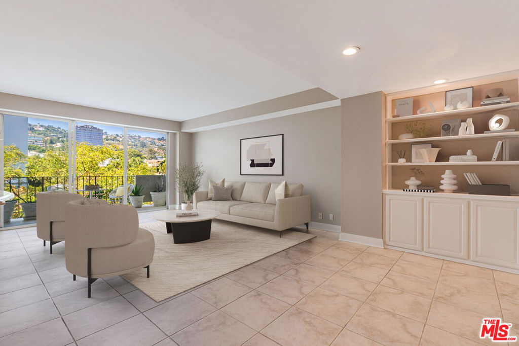 818 N Doheny Drive #501