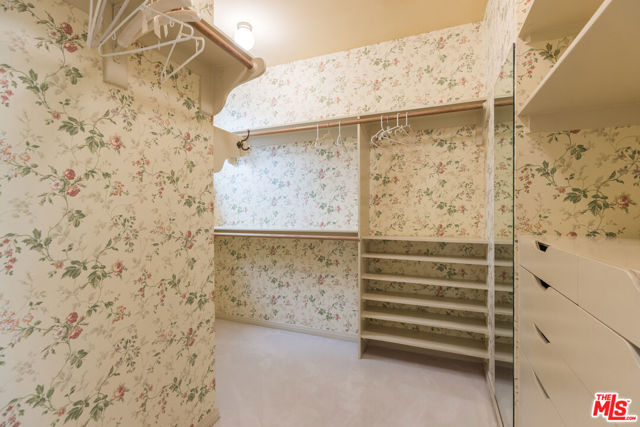 12386 Ridge Circle, Los Angeles CA: https://media.crmls.org/mediaz/caa96cf9-8821-442b-8b88-48b3678a2cb1.jpg