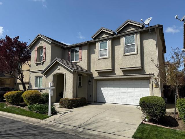 12 Mantauk Point Place, Sacramento CA: https://media.crmls.org/mediaz/caa9cef2-7db0-4855-ba9f-1288769b77b4.jpg