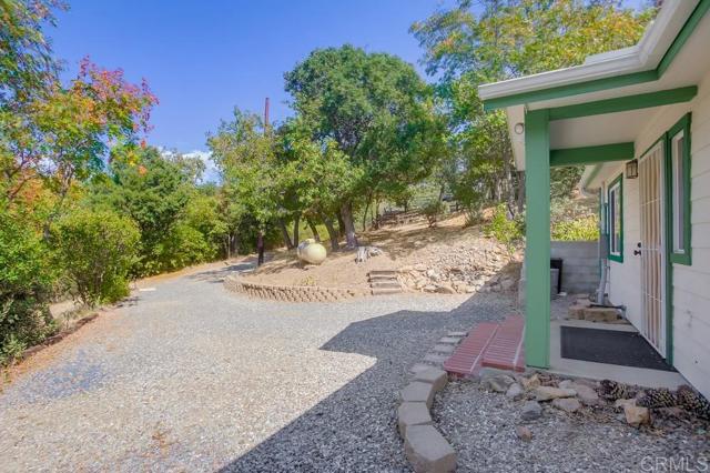 Detail Gallery Image 6 of 44 For 829 Hillside Dr, Julian,  CA 92036 - 2 Beds | 2 Baths