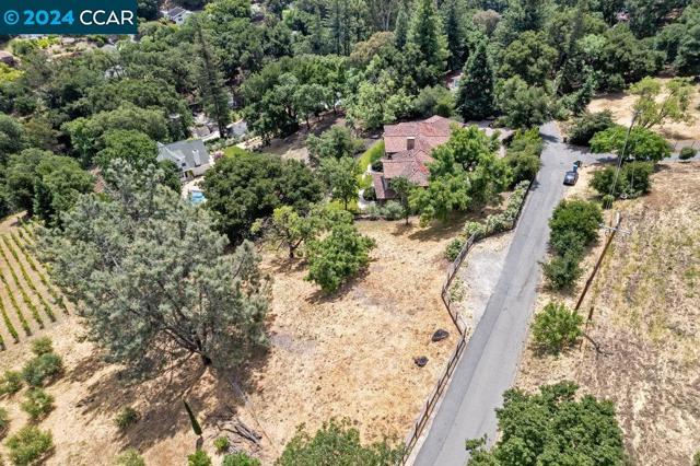 Image 5 of 60 For 1740 Toyon Rd