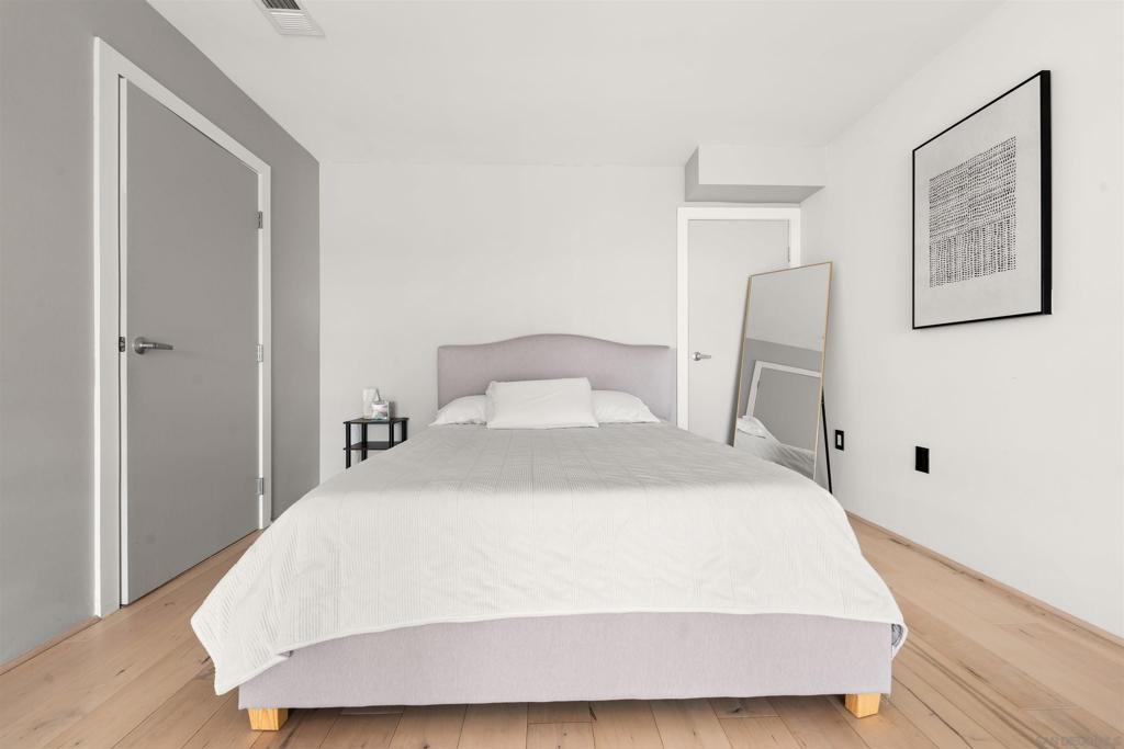 889 Date Street - photo 16