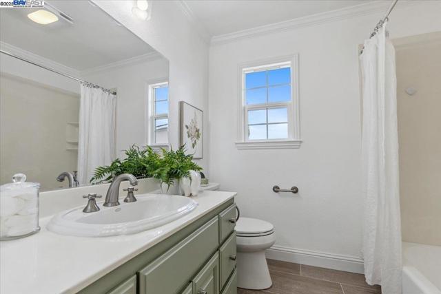 297 Ludlow Pl, San Ramon CA: https://media.crmls.org/mediaz/caac4e05-19ce-49f1-a072-66b785261329.jpg