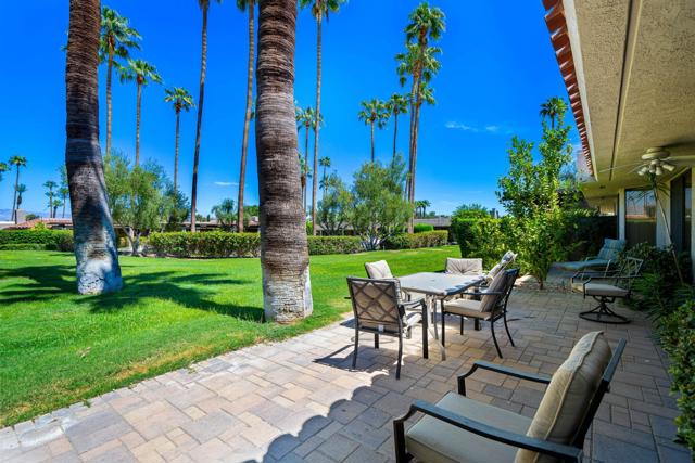 140 Columbia Drive, Rancho Mirage CA: https://media.crmls.org/mediaz/caacf714-33e3-4b53-b6f0-a180869b387a.jpg
