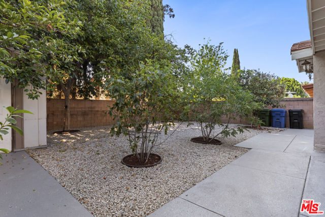 8557 Norwich Avenue, North Hills CA: https://media.crmls.org/mediaz/caad524a-da2b-4930-a56f-334694007657.jpg