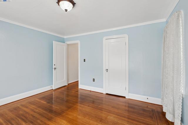 11768 Main St, Sunol CA: https://media.crmls.org/mediaz/caae1114-4fc4-4571-ba72-bef1fe83df0b.jpg