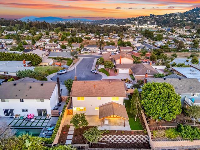 9401 Broadmoor Pl, La Mesa CA: https://media.crmls.org/mediaz/caae5ce6-301d-475f-a182-bfc27bd5685a.jpg