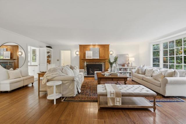 807 Crystal Springs Road, Hillsborough CA: https://media.crmls.org/mediaz/caaeaf98-256d-4431-92cb-14e1ce4eebd9.jpg