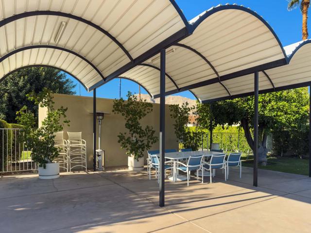 70164 Frank Sinatra Drive, Rancho Mirage CA: https://media.crmls.org/mediaz/caaed8f0-eb3c-4ac1-b39d-271d8b0c693c.jpg