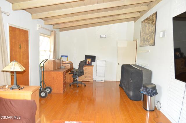 550 Arch Place, Glendale CA: https://media.crmls.org/mediaz/caaf78dd-9985-4c12-93d2-910183bb8fd7.jpg