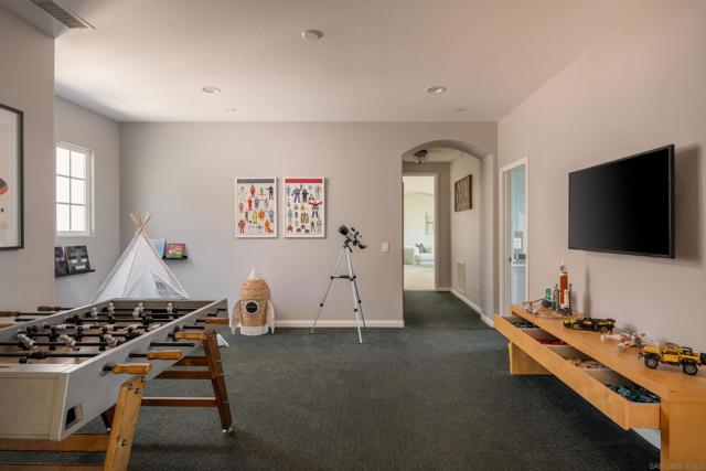 1432 Schoolhouse Way, San Marcos CA: https://media.crmls.org/mediaz/caaf9915-b621-4782-bb7b-539f716de648.jpg
