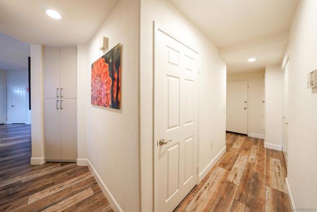 12083 Tivoli Park Row, San Diego CA: https://media.crmls.org/mediaz/caaf9c9b-8858-45f6-9985-a7d9b62ad74c.jpg