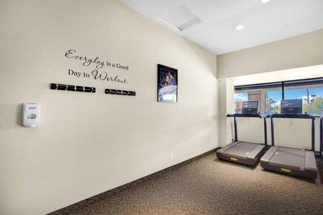 105 Brandigo Circle, Palm Desert CA: https://media.crmls.org/mediaz/caafdec9-9d9a-4033-b10d-b3de016d79d5.jpg