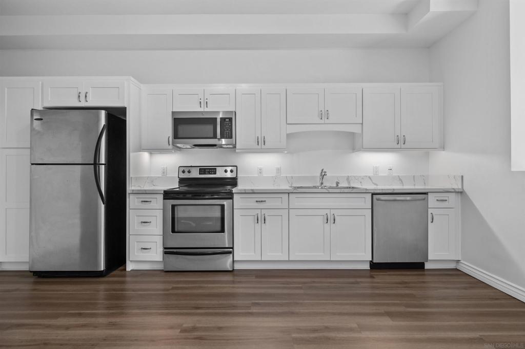 889 Date St - photo 11