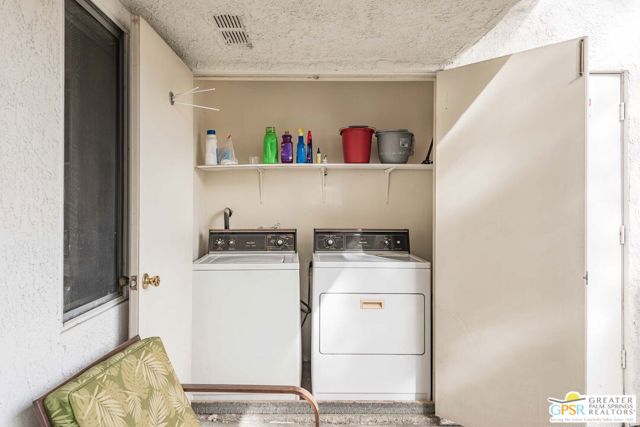 32505 Candlewood Drive, Cathedral City CA: https://media.crmls.org/mediaz/cab02b91-bd3b-4805-a05d-5ae791b8748b.jpg