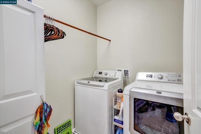 1808 Palacio Dr, Pittsburg CA: https://media.crmls.org/mediaz/cab0602e-95f5-4eae-84db-99f00dfbe64b.jpg